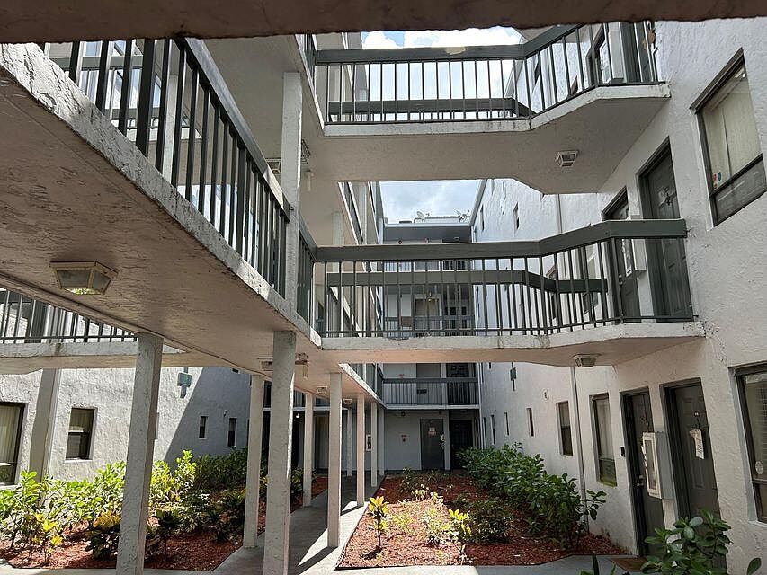 2nd image of 2000 N Congress Ave APT 411