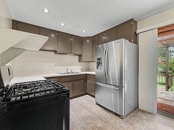 4th image of 5615 Dogwood St