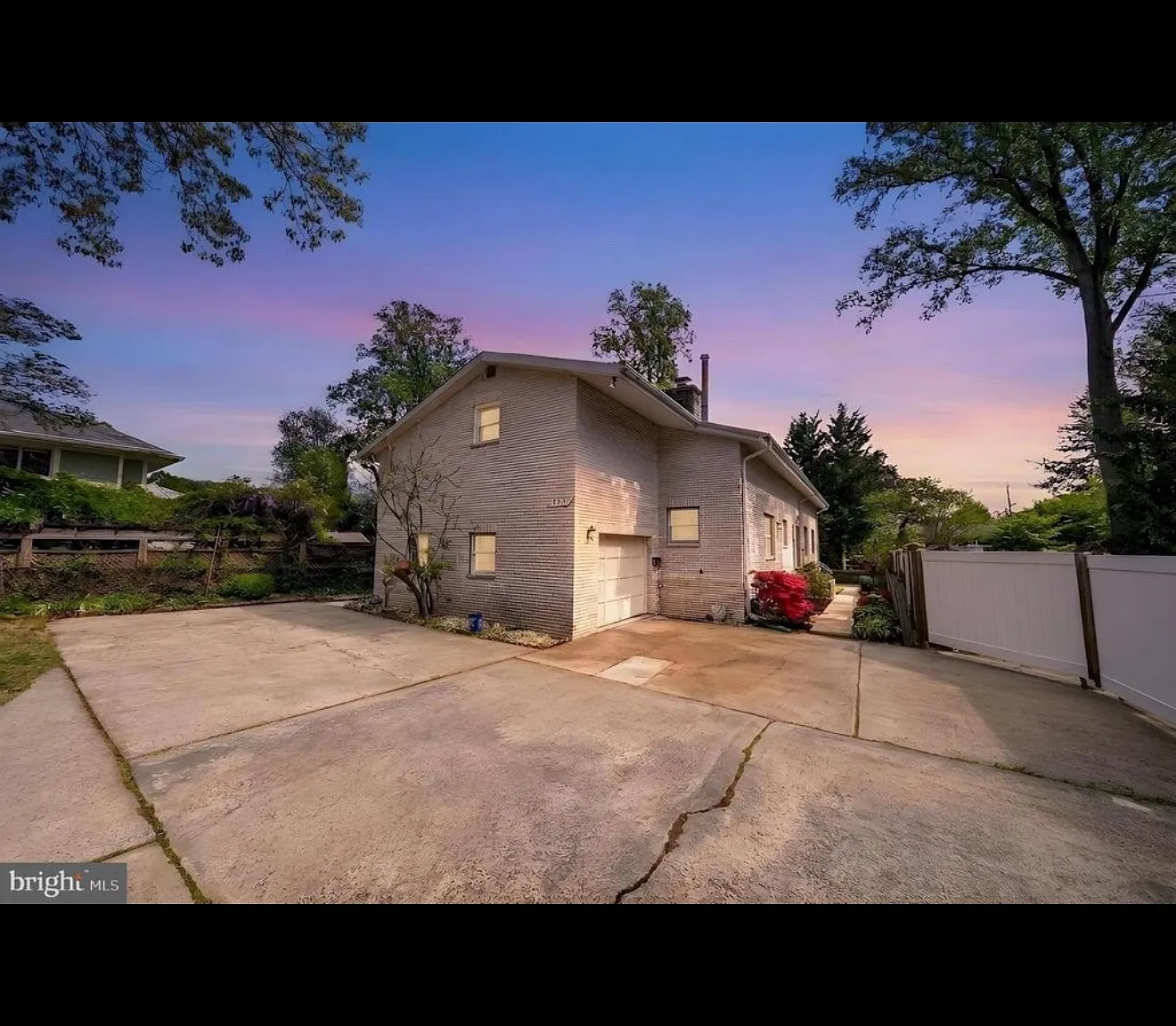 4 bed, 3.5 bath, 3200 sqft, $5,800 — Photo 2