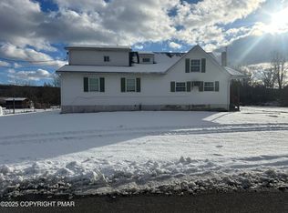 124 Greenview Dr #1, Brodheadsville, PA 18322