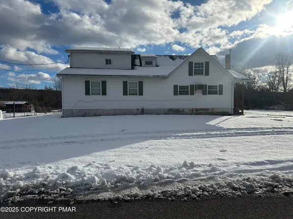 124 Greenview Dr #1, Brodheadsville, PA 18322