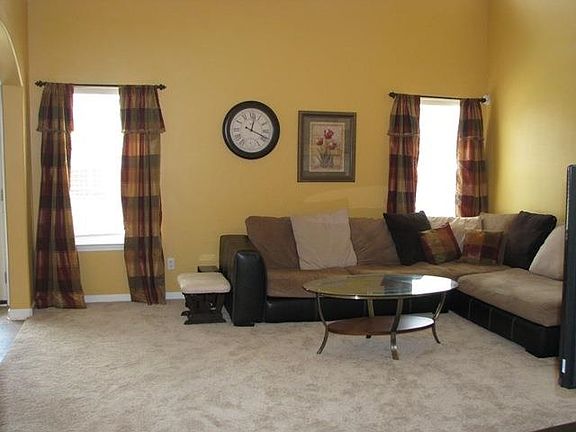 3rd image of 414 Melbourne Ln