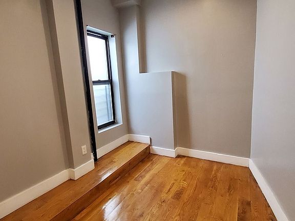 5th image of 517 Courtlandt Ave #D4