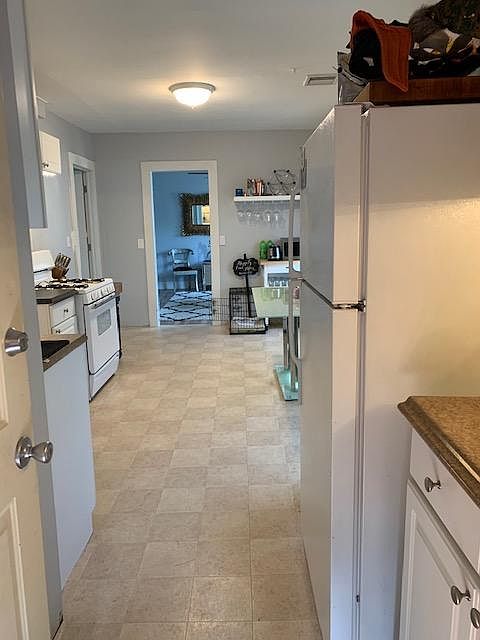 1st image of 180 Kensington Ave #2
