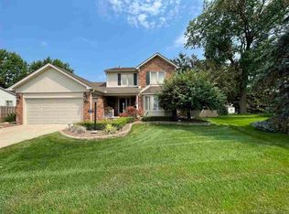 51814 Deborah Cir, Chesterfield, MI