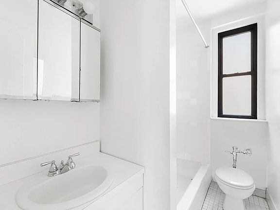 4th image of 130 W 16th St APT 55