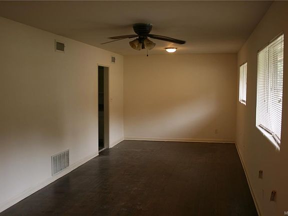2nd image of 3902 Marquette Dr