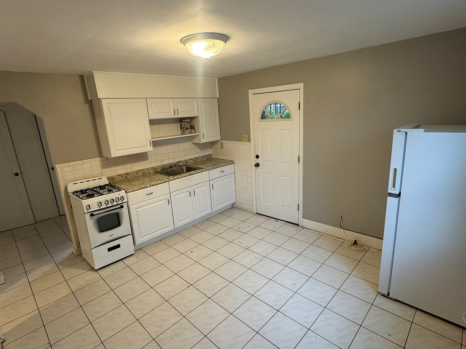 1 bed, 600 sqft, $1,800 — Photo 2
