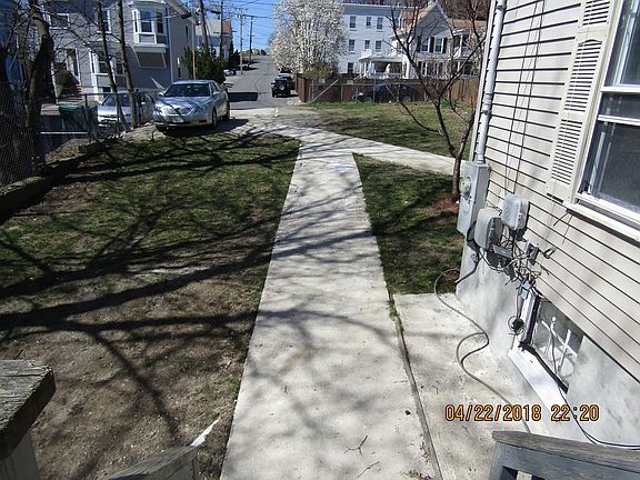 2nd image of 27 Essex Ct