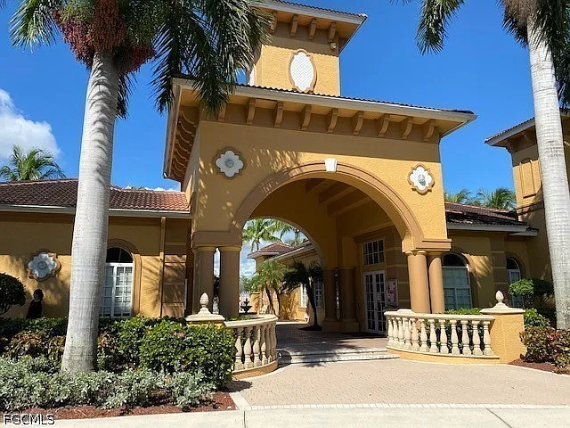 1 bed, 1.0 bath, 828 sqft, $1,500 — Photo 2