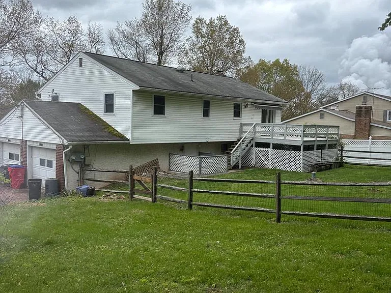 2435 Welsh Dr — Photo 3