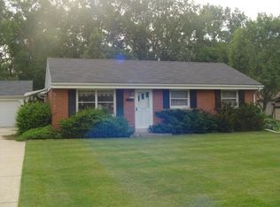 8815 S Carol Ct, Oak Creek, WI 53154
