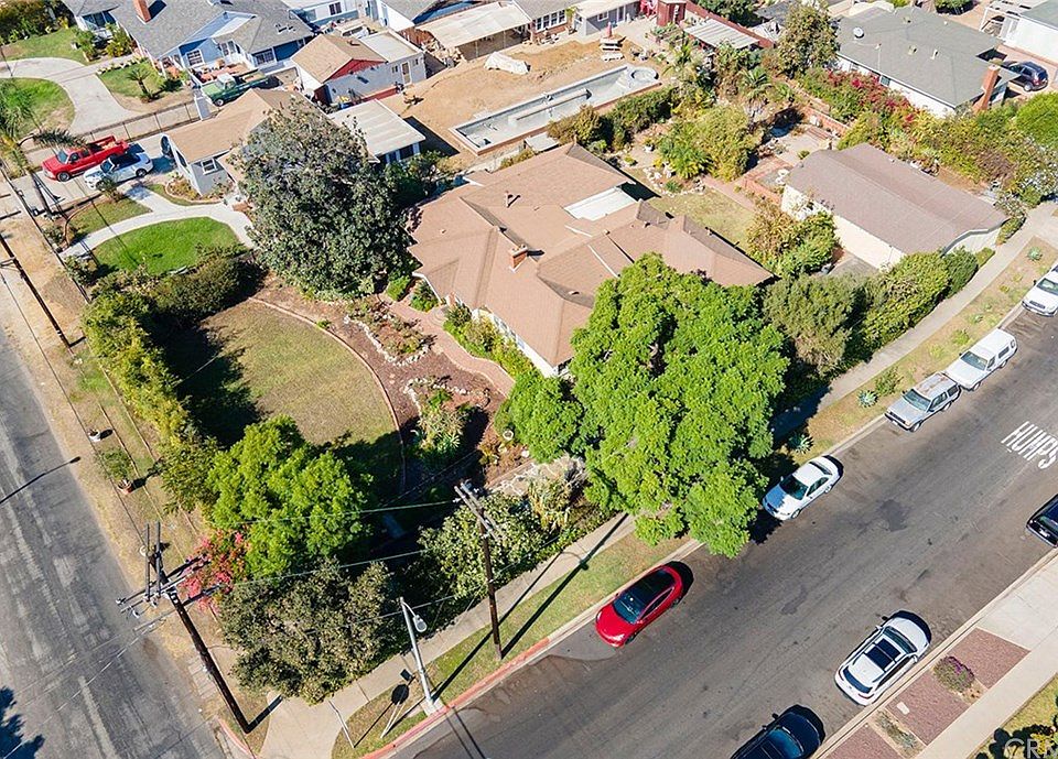 1st image of 731 W 157th St