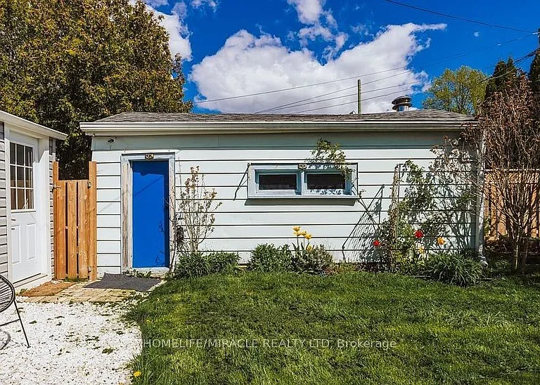 397 Pharmacy Ave — Photo 16