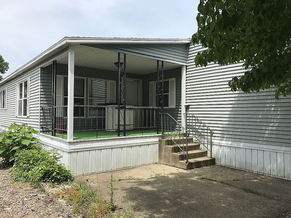 2nd image of 105 Douglas Dr