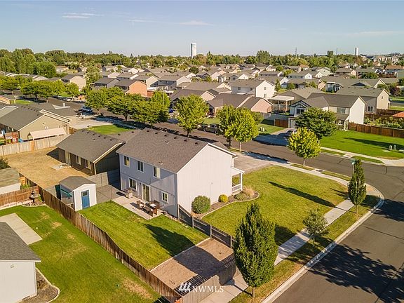 5th image of 1330 E Megan Drive