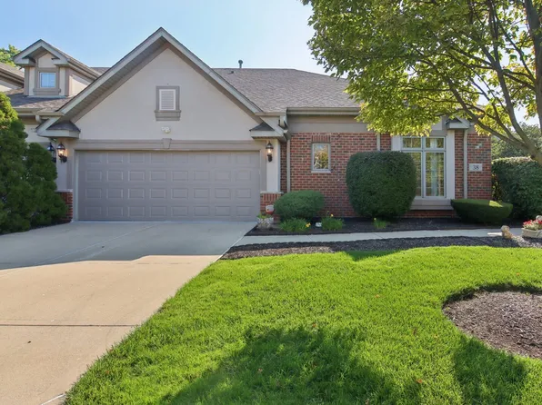 38 Shadow Creek Cir, Palos Heights, IL 60463