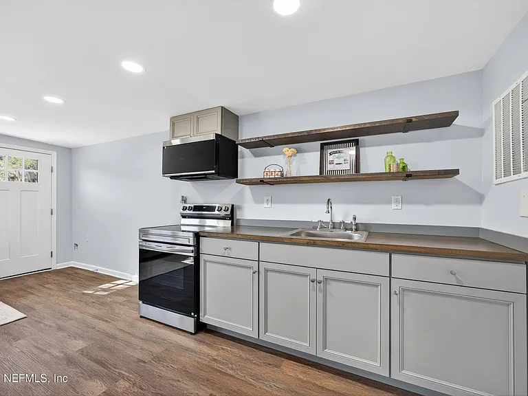 4660 French St — Photo 34