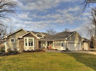 1715 Lands End Dr, Huron, OH 44839