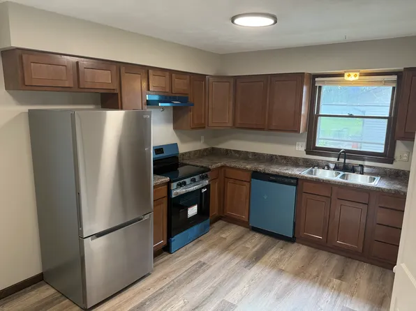2212 Melanie Ln #A, Marion, IL 62959