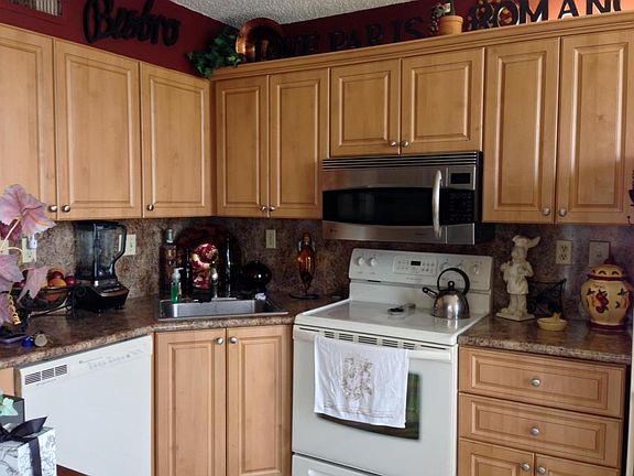 5th image of 5910 Morningstar Cir APT 405