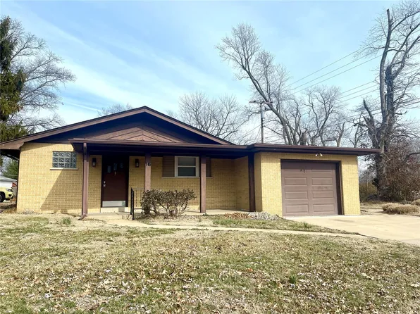 16 Aaron Dr, Belleville, IL 62220