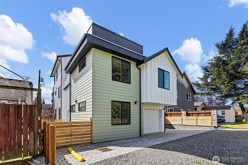 3rd image of 516 N 102nd Street