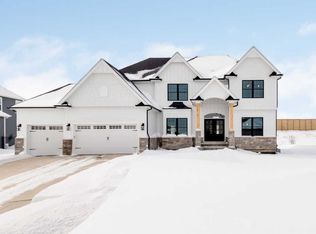 4224 Chinaberry Ln, Naperville, IL 60564