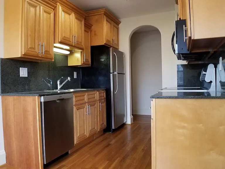 Elliott Apartments — Photo 60