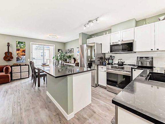 5th image of 389 SW Elgin Gdns SE