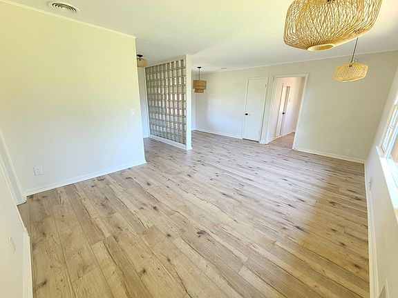 4th image of 2201 Ashley Dr
