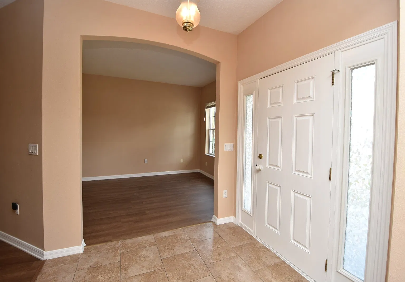 4 bed, 2.0 bath, 2255 sqft, $2,150 — Photo 3