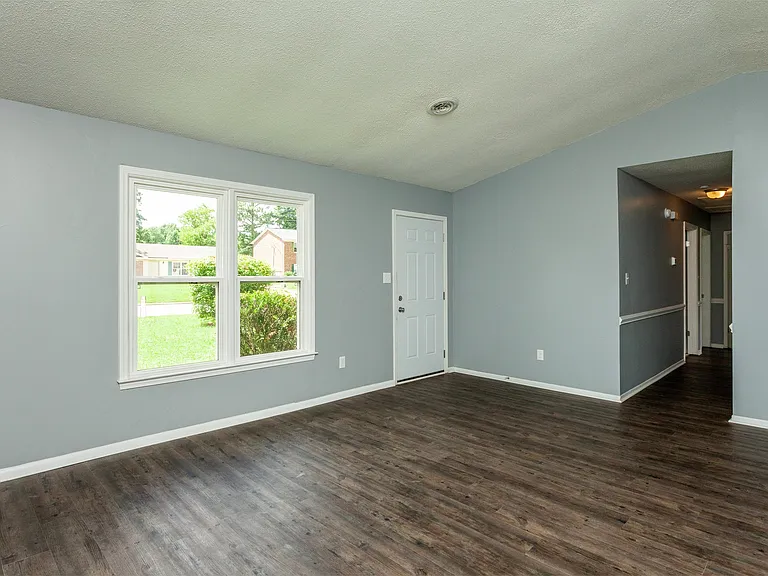 1309 Sportsman Trl — Photo 4