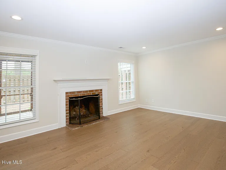 131 Racquet Ln — Photo 58