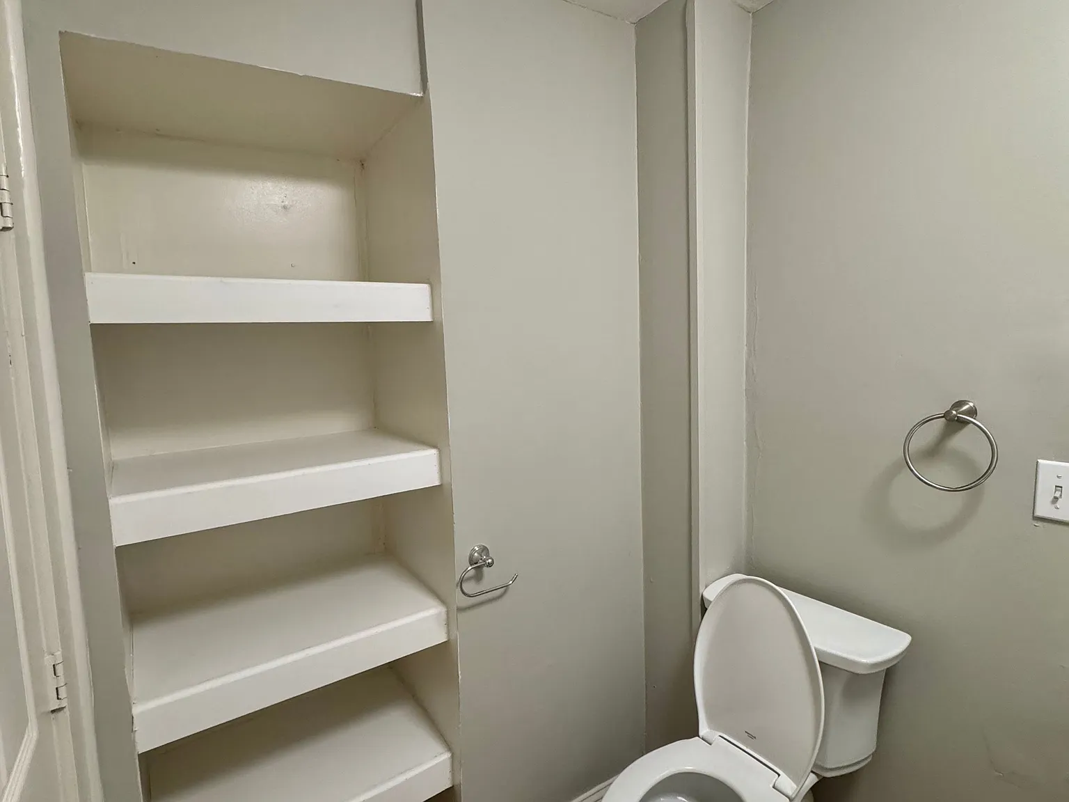 3 bed, 1.5 bath, 915 sqft, $2,100 — Photo 4