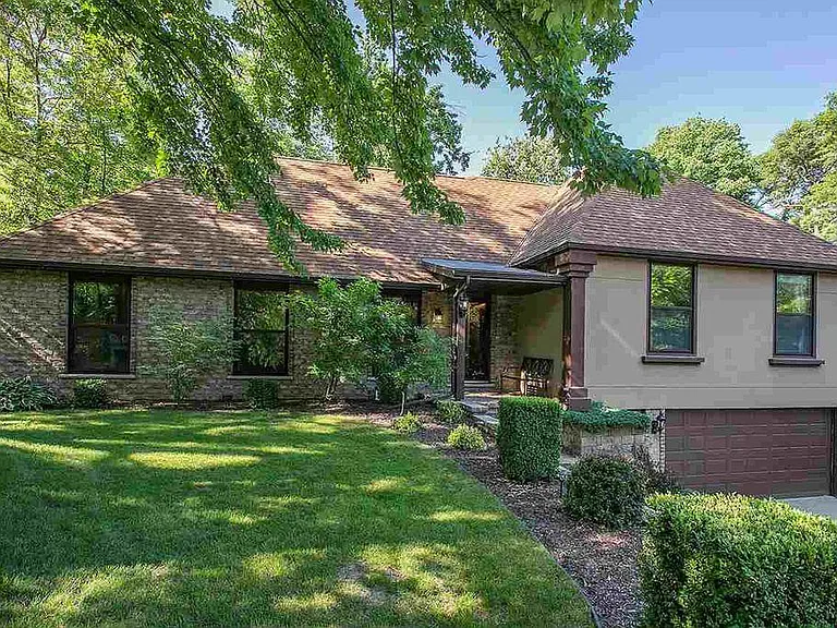 2560 Dunbar Ln — Photo 3