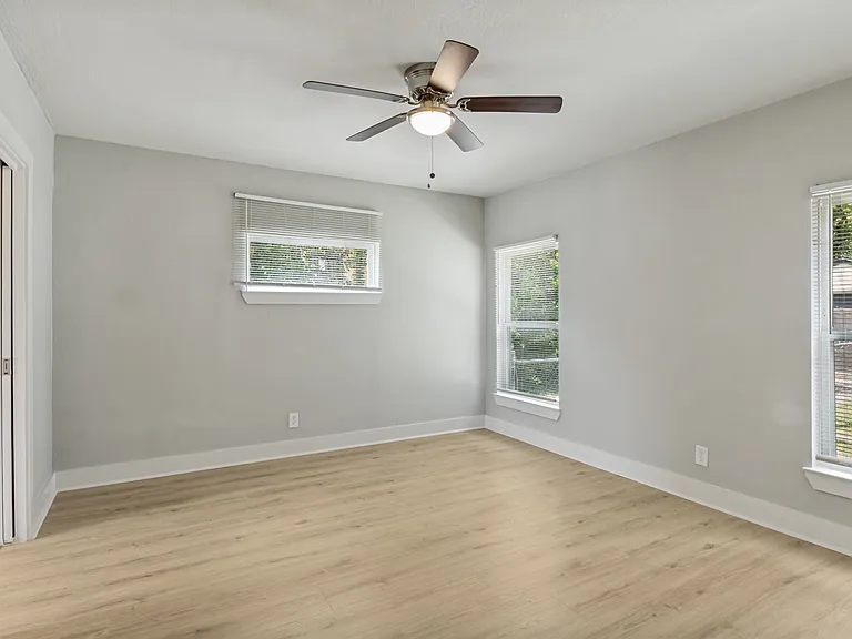 1217 Alaska Ave — Photo 7