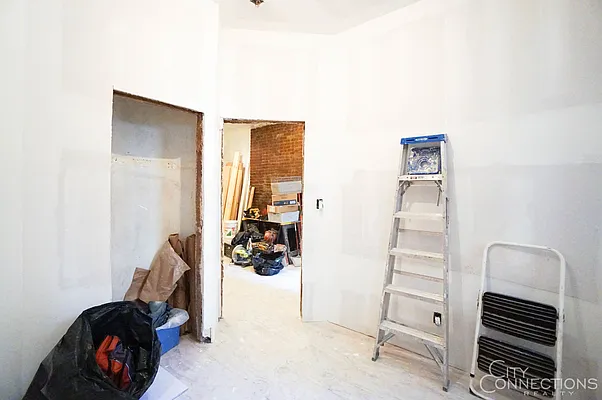 Rented by City Connections Realty | media 18