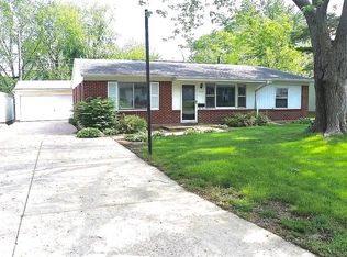312 Rowe Dr, Bloomington, IL 61701