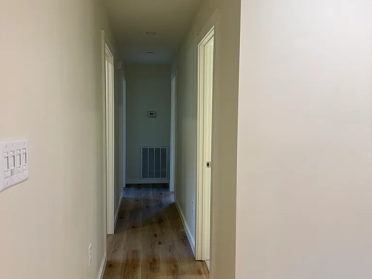 2360 Parkway Dr SE — Photo 16