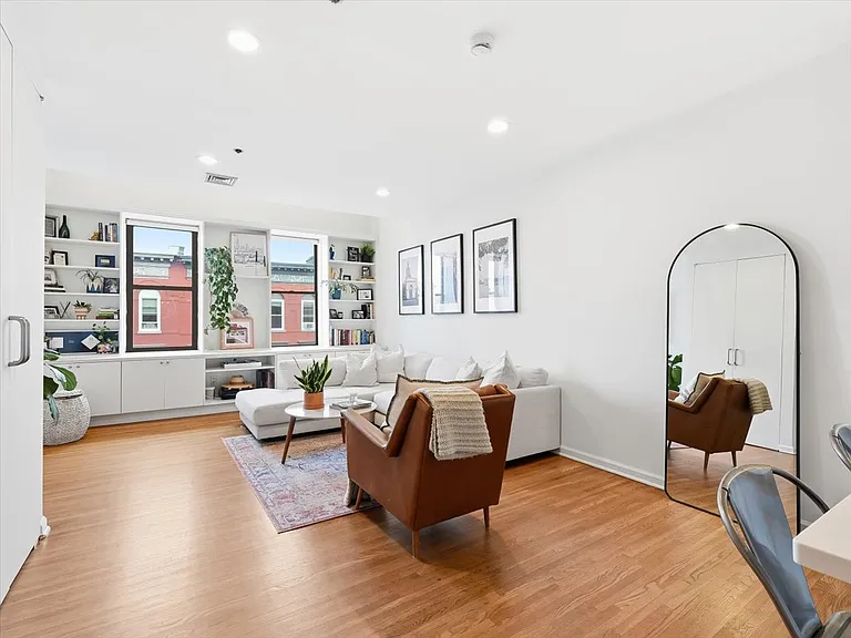 814 Willow Ave #5LF — Photo 4