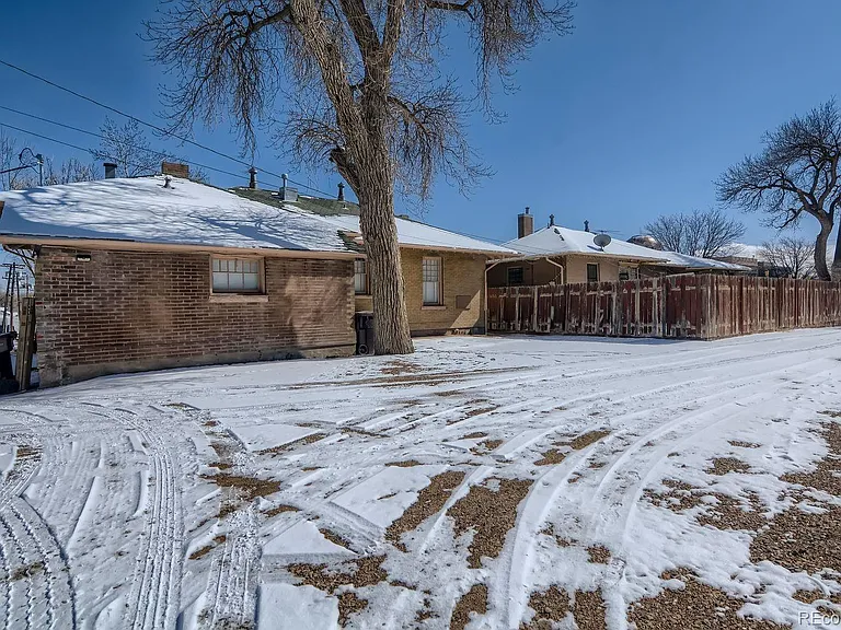 1207 Court St — Photo 14