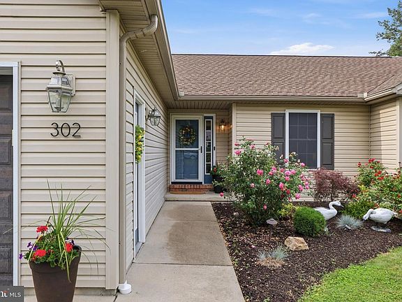 4th image of 302 Sand Bank Rd
