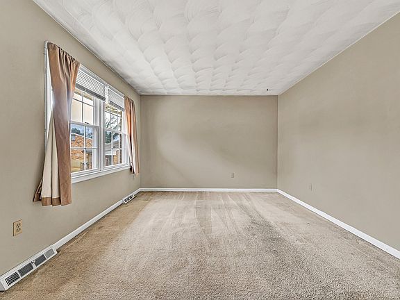 4th image of 938 Hedgewood Dr NW