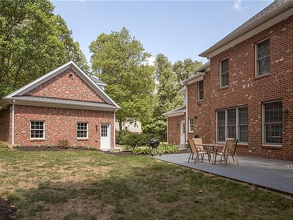3rd image of 4006 Forest Glen Dr