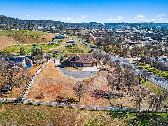 3rd image of 82263 Steeplechase Dr