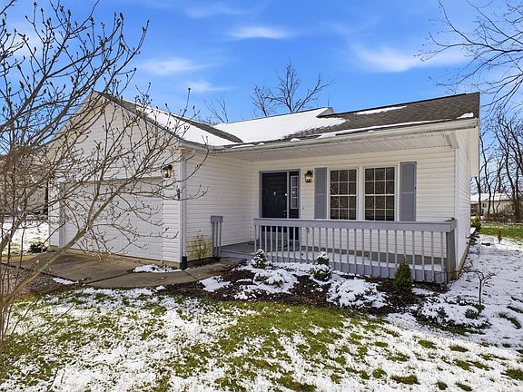 3rd image of 647 Greenbriar Cir