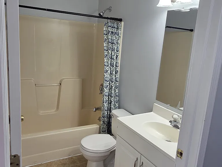 126 E Lorain St #1 — Photo 12