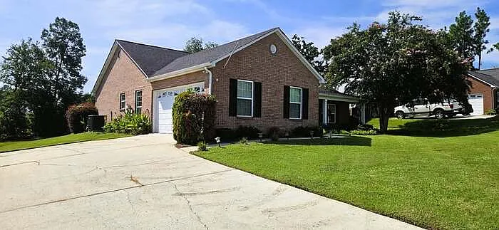 4 bed, 3.0 bath, 1934 sqft, $1,895 — Photo 2