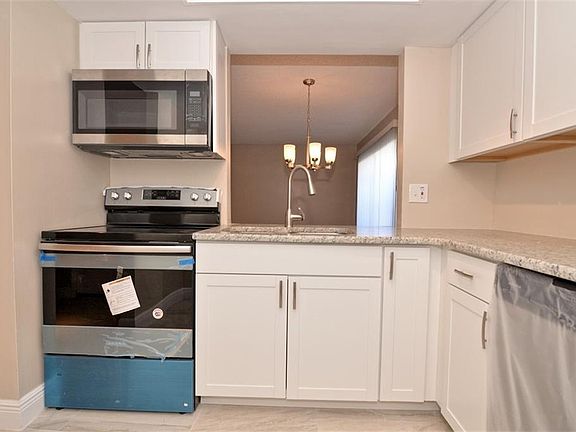 4th image of 212 Apex Pt APT 106